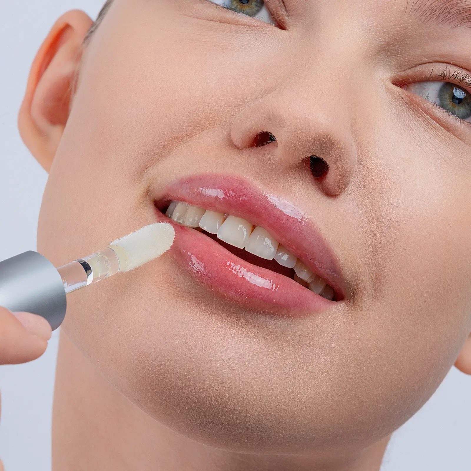 Гель-блеск для губ тон 01 Influence Beauty Gloss-X