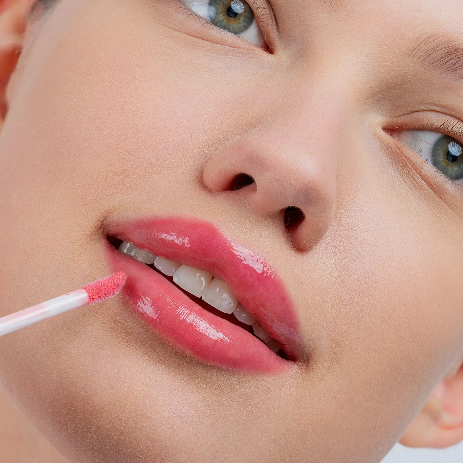 Блеск для губ Idealist тон 10 Красно-розовый Stellary