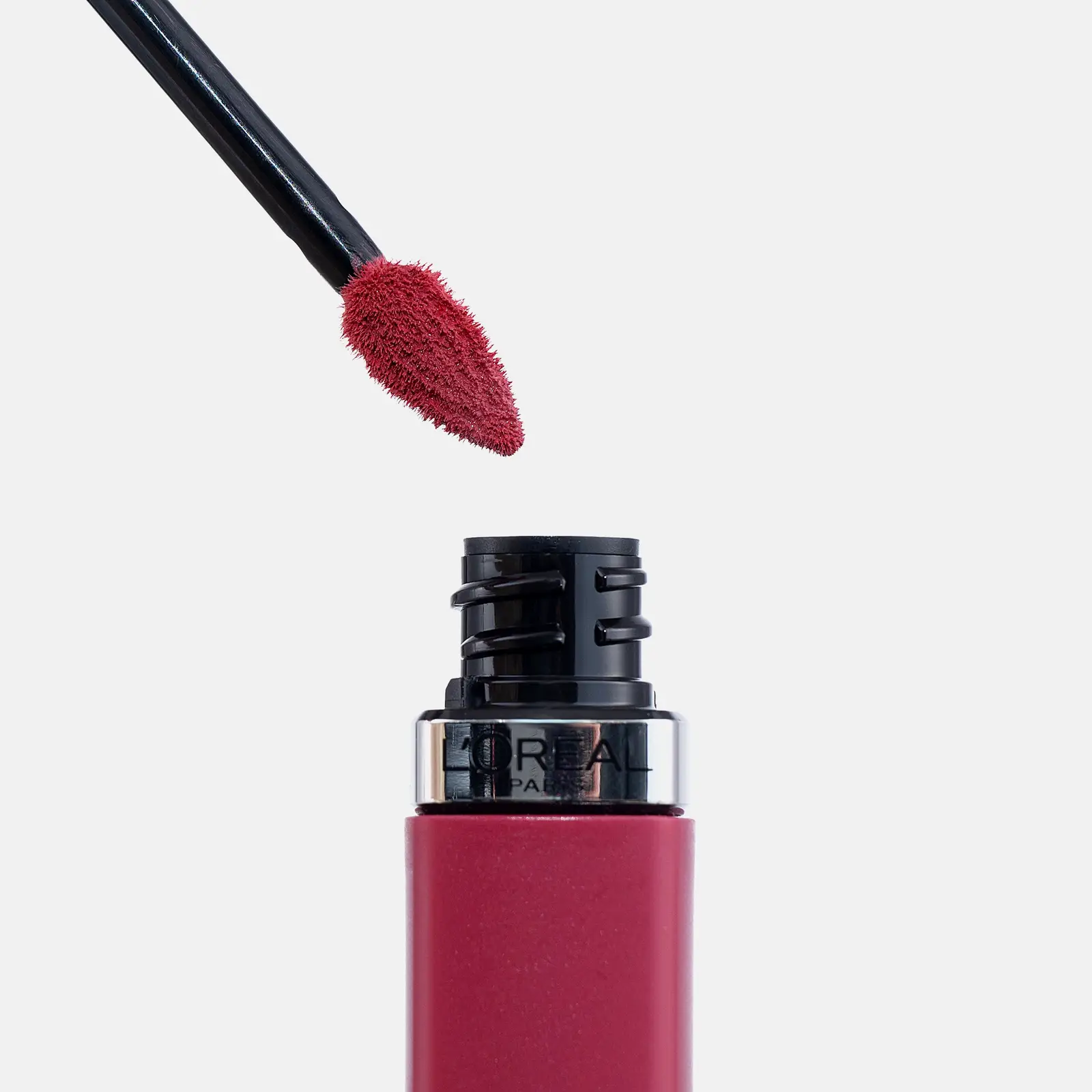 Матовая помада для губ Infaillible Matte Resistance жидкая тон 240 L’Oréal Paris - фото 3 Матовая помада для губ Infaillible Matte Resistance жидкая тон 240 L’Oréal Paris - фото 3