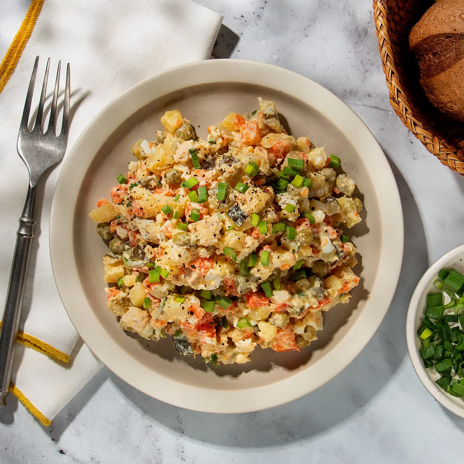 Изображение товара Салат Столичный с куриным мясом 200г М Кухня классический вкус