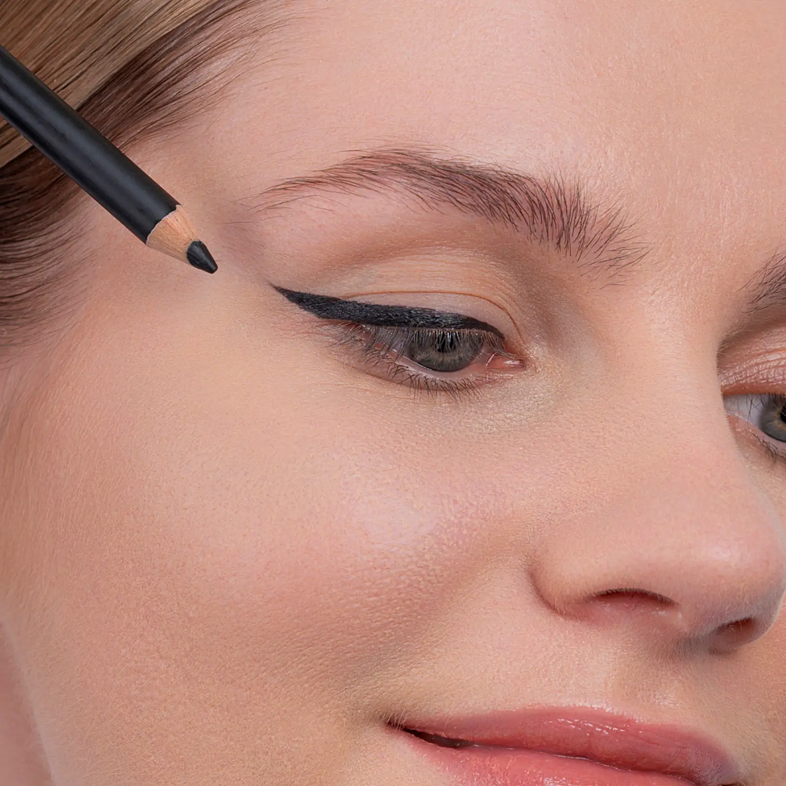 Карандаш для глаз Черный Eva Mosaic Smokey Make Up - фото 5 Карандаш для глаз Черный Eva Mosaic Smokey Make Up - фото 5