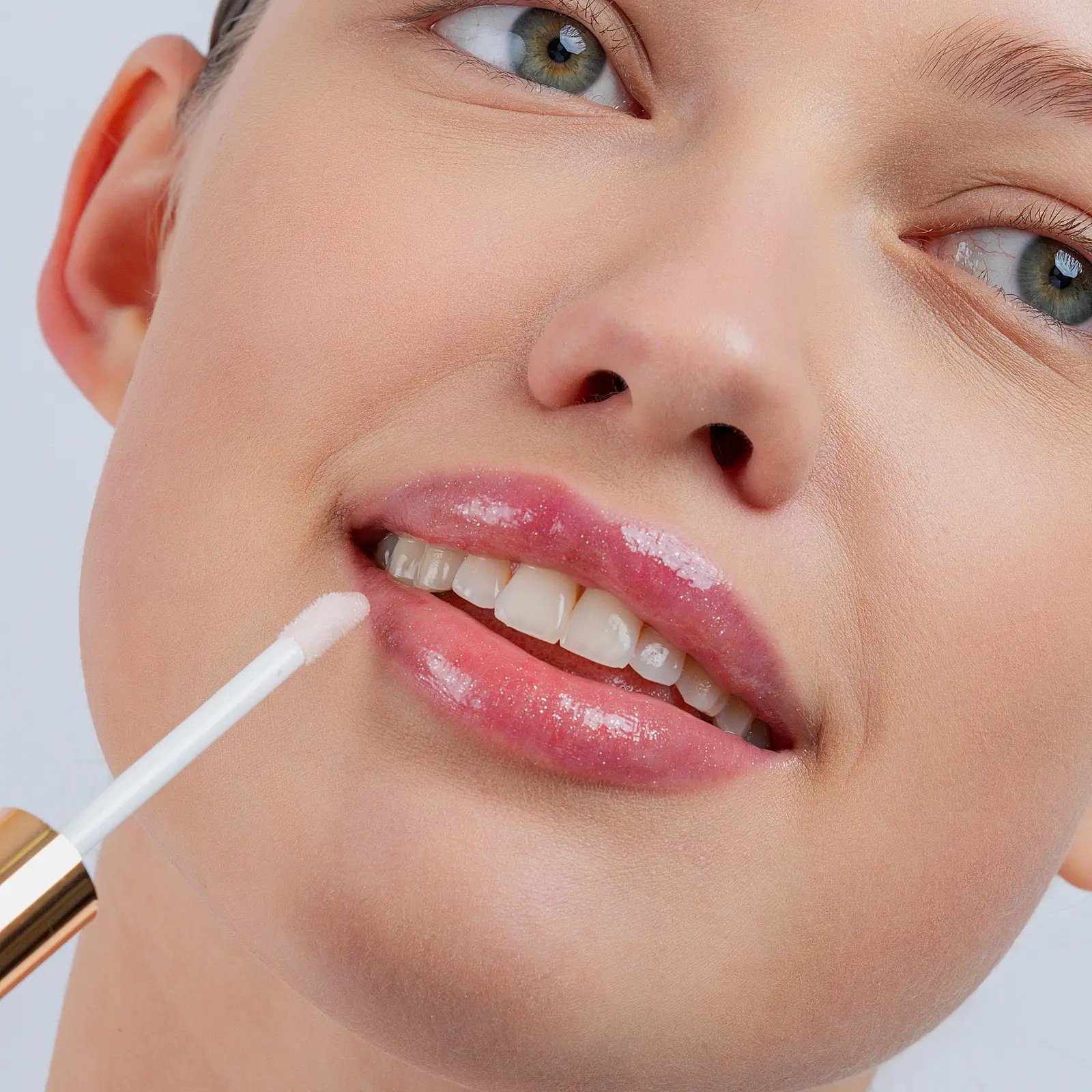 Блеск для губ Idealist тон 03 Перламутровый Stellary