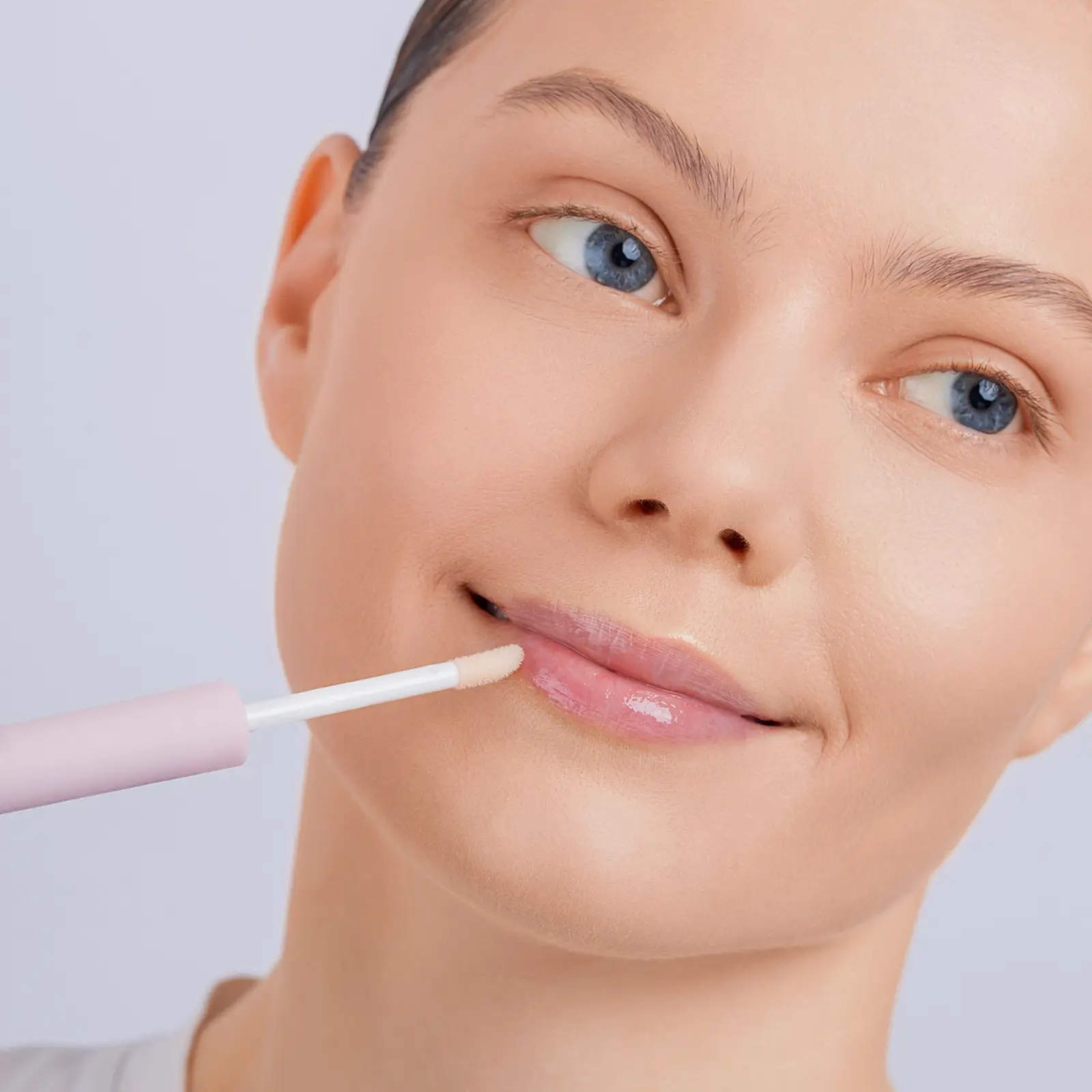 Уходовое масло-блеск для губ с гиалуроновой кислотой The Act