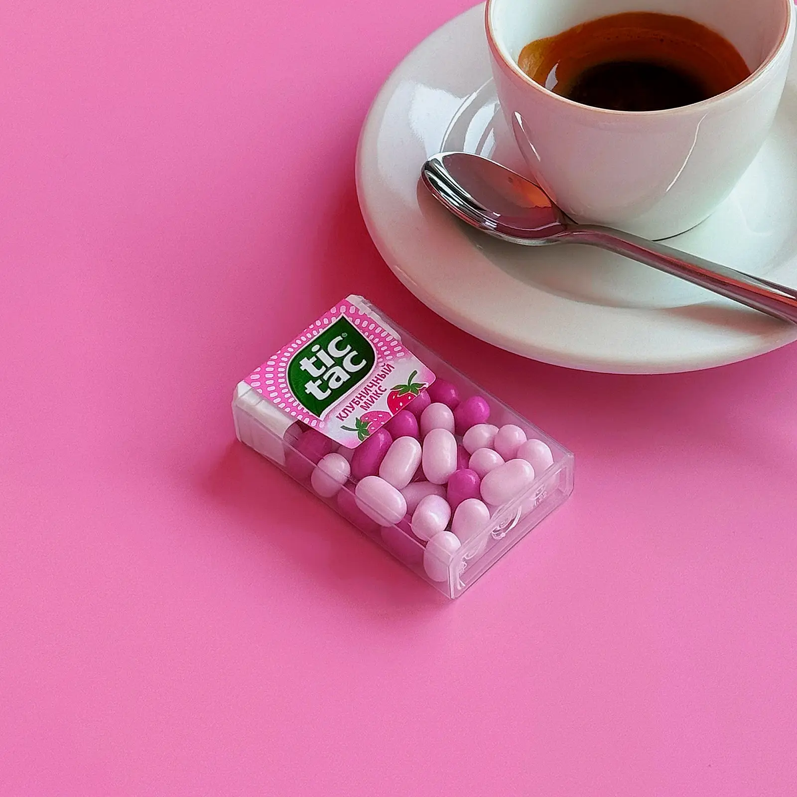 Драже освежающее Клубничный микс Tic Tac 16г