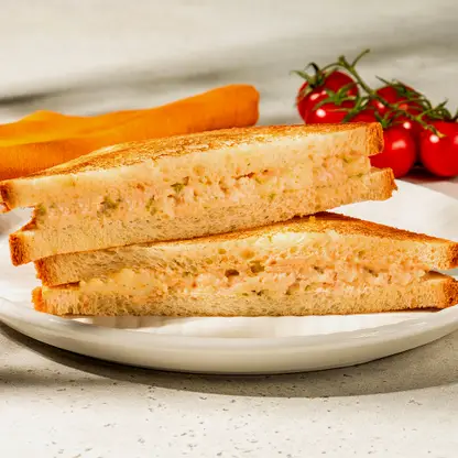 Сэндвич с курицей и омлетом М Кухня 145г