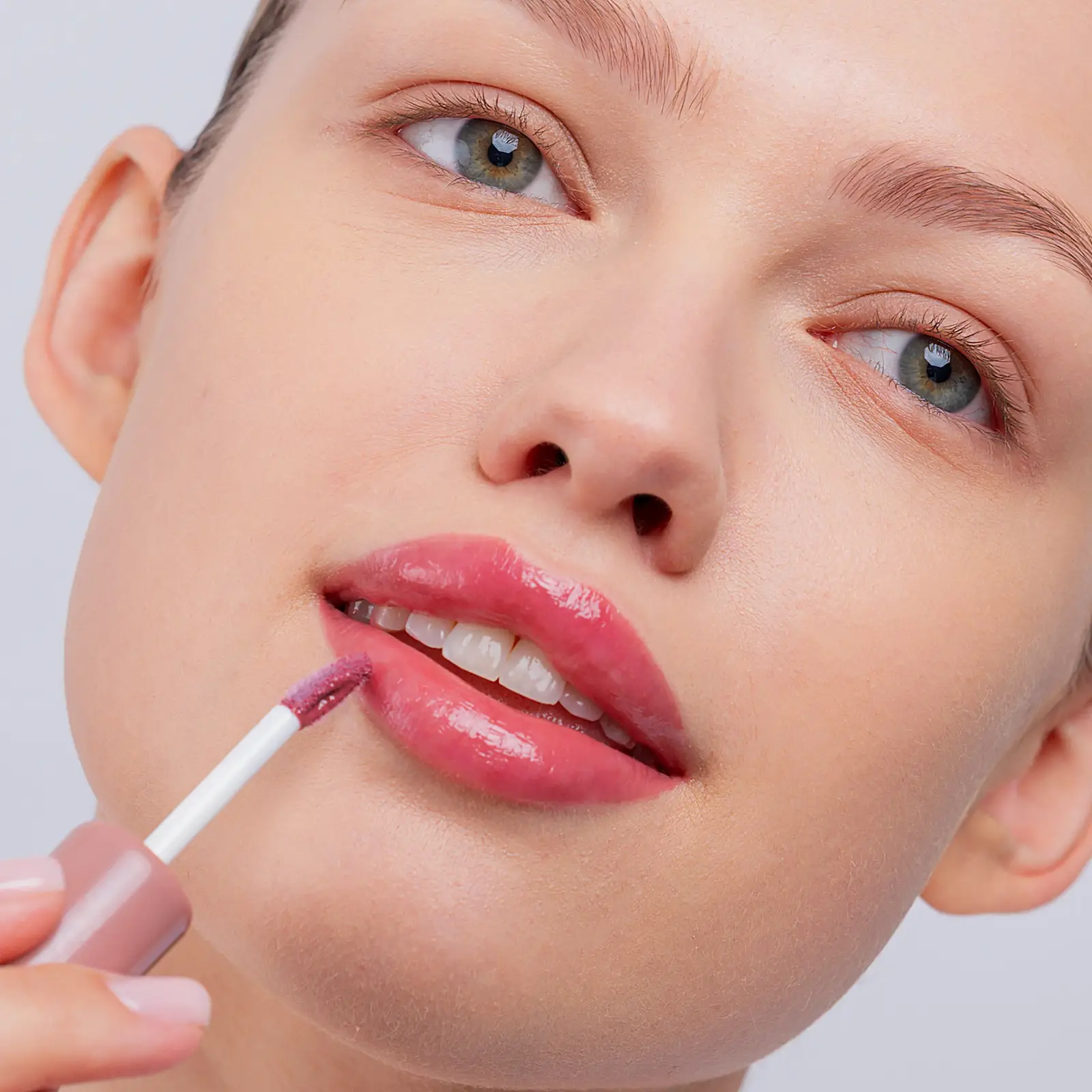 Помада для губ Butter Gloss Liquid Lipstick тон 04 Divage - фото 4