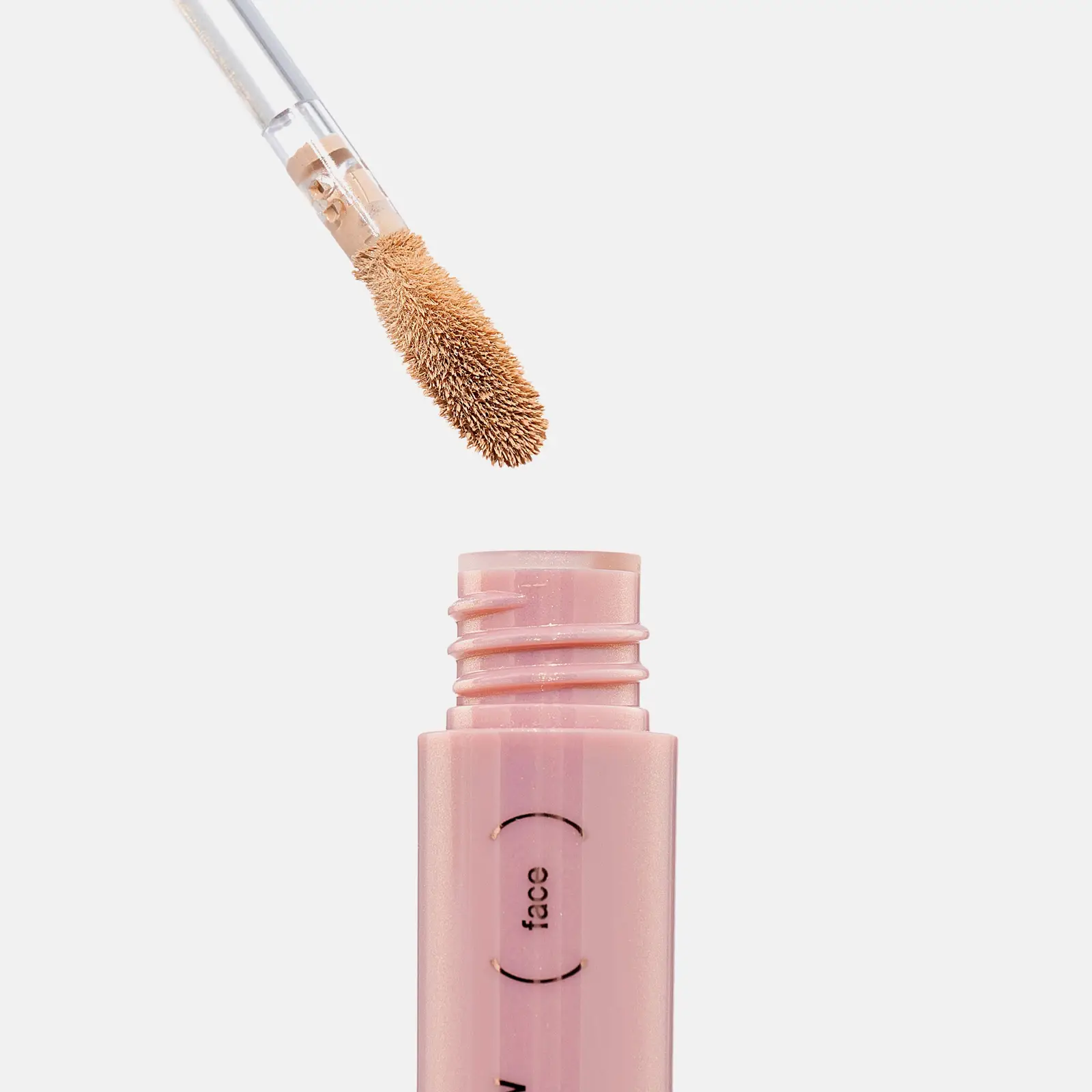 Консилер с эффектом сияния тон 03 Натуральный бежевый Divage Way To Glow - фото 4