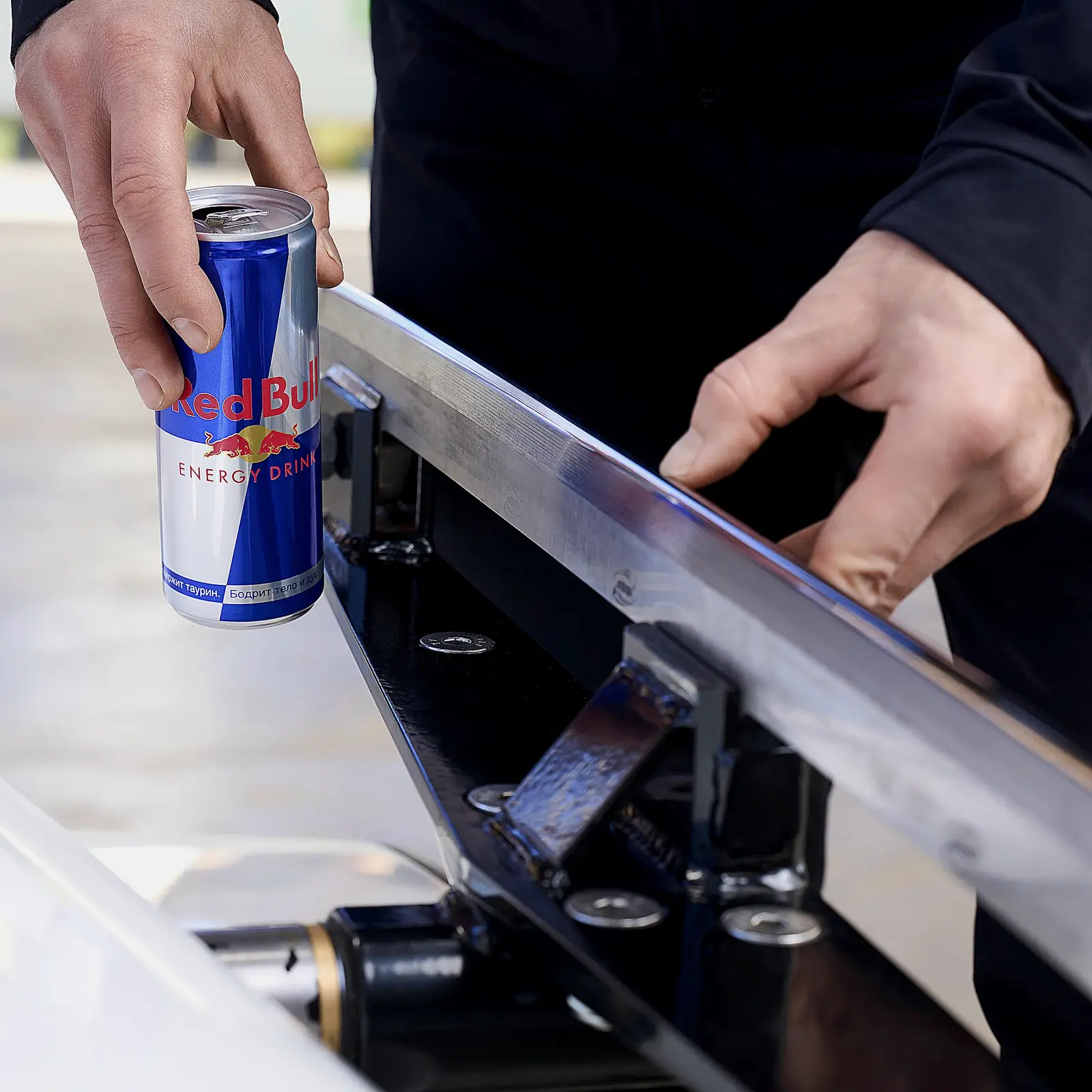 Напиток энергетический Red Bull 355мл