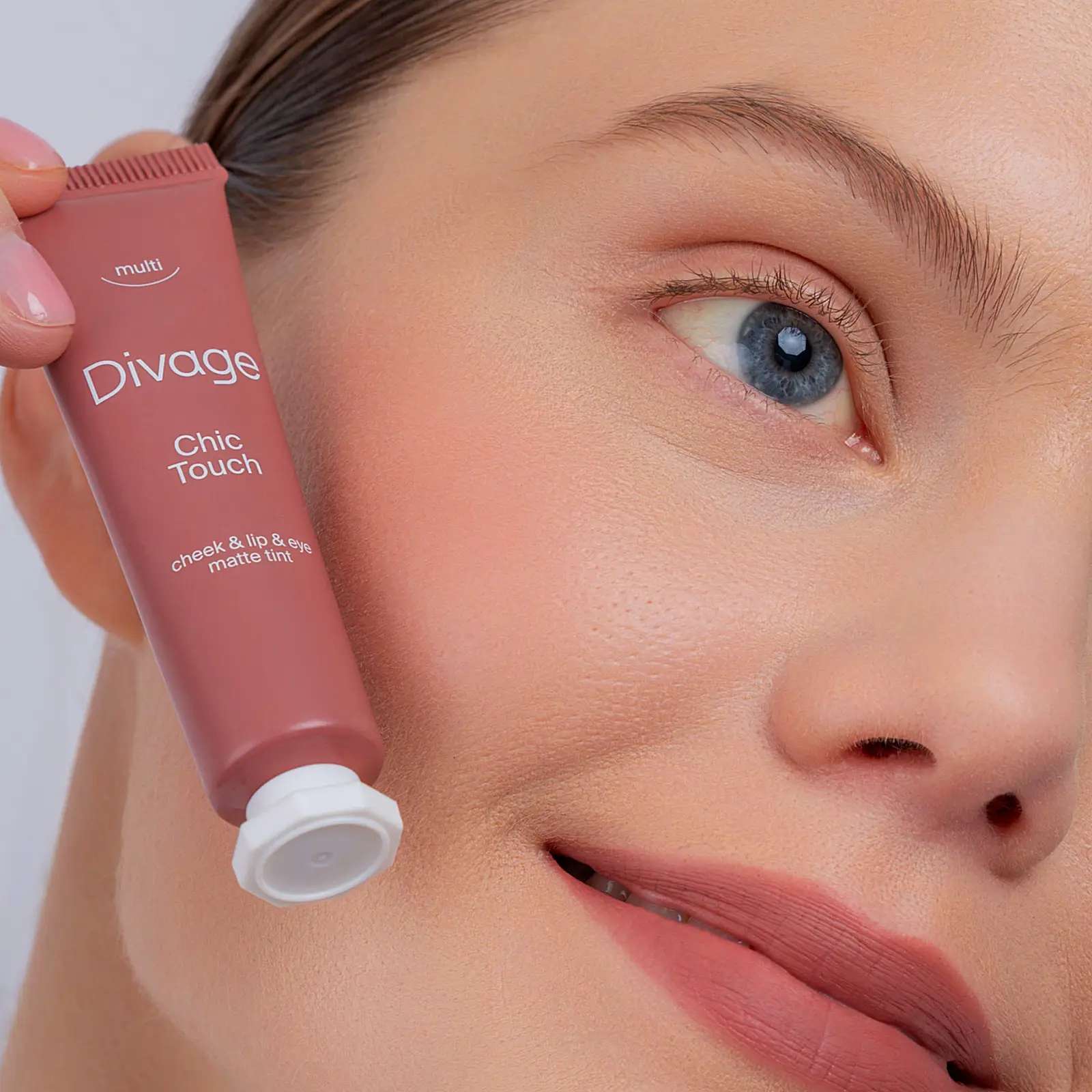 Тинт для лица Divage Chic Touch матовый тон 04