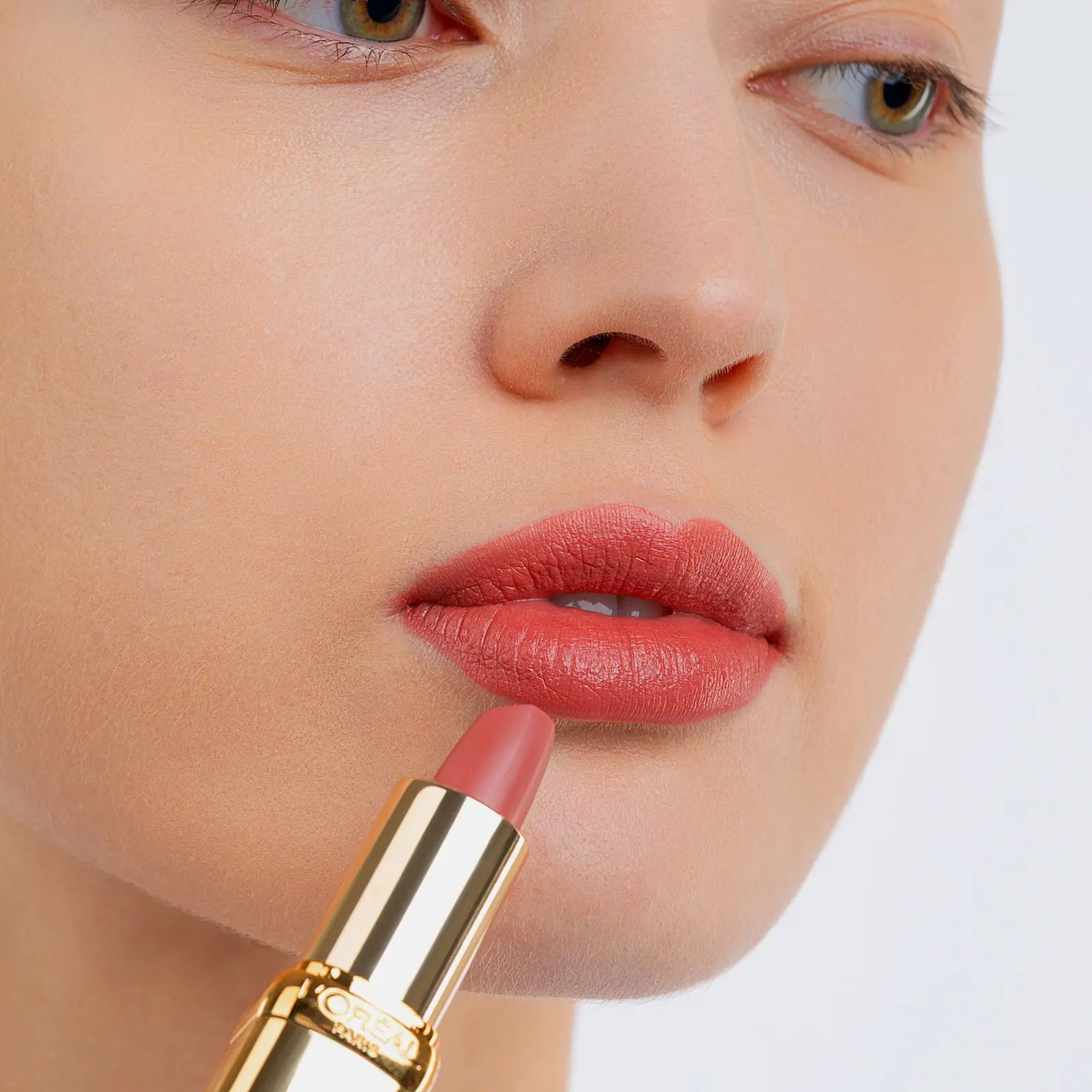 Помада для губ L’Oréal Paris Color Riche LesInsolent тон 173 Дерзкий нюд - фото 6 Помада для губ L’Oréal Paris Color Riche LesInsolent тон 173 Дерзкий нюд - фото 6