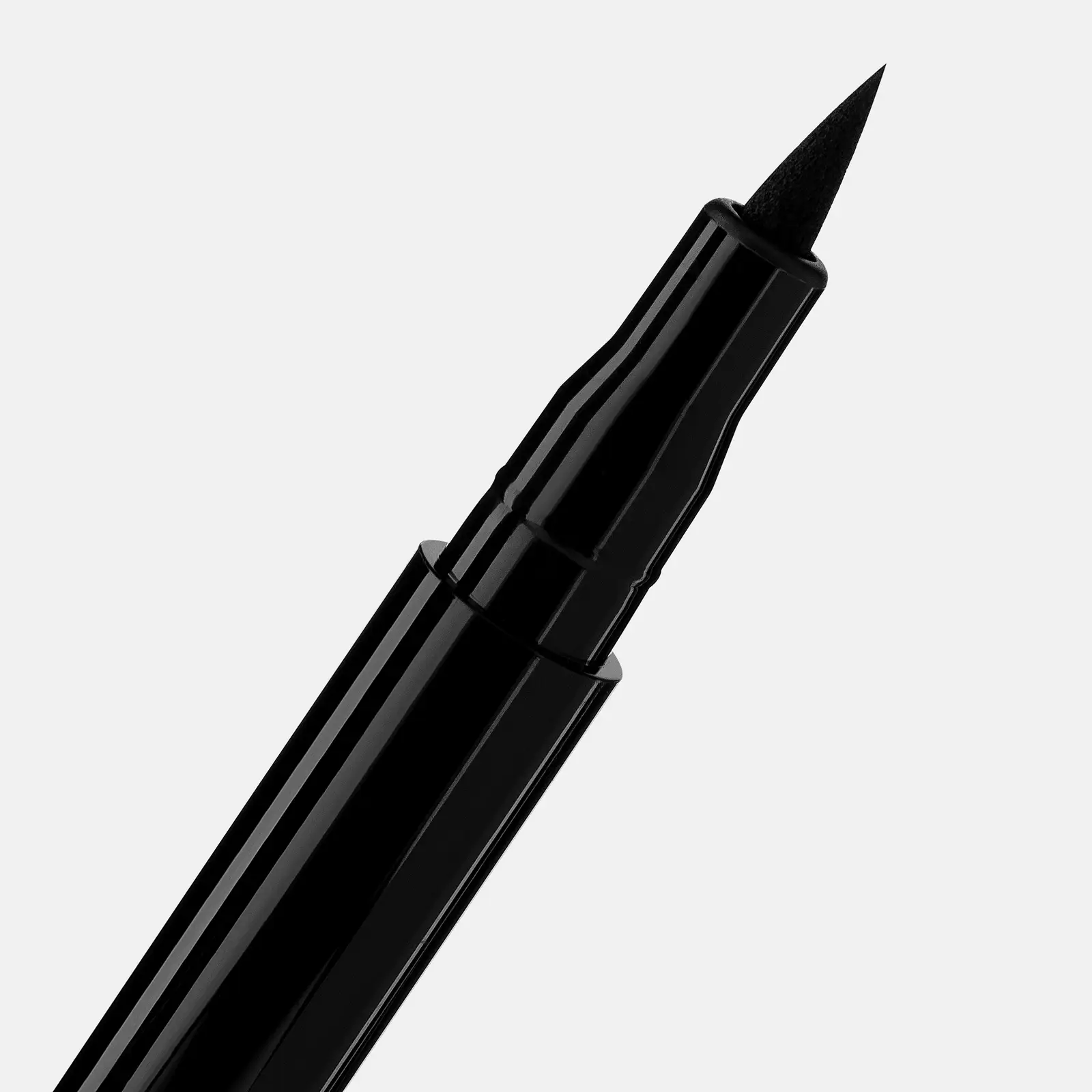 Подводка-фломастер для глаз Beauty Bomb тон 01