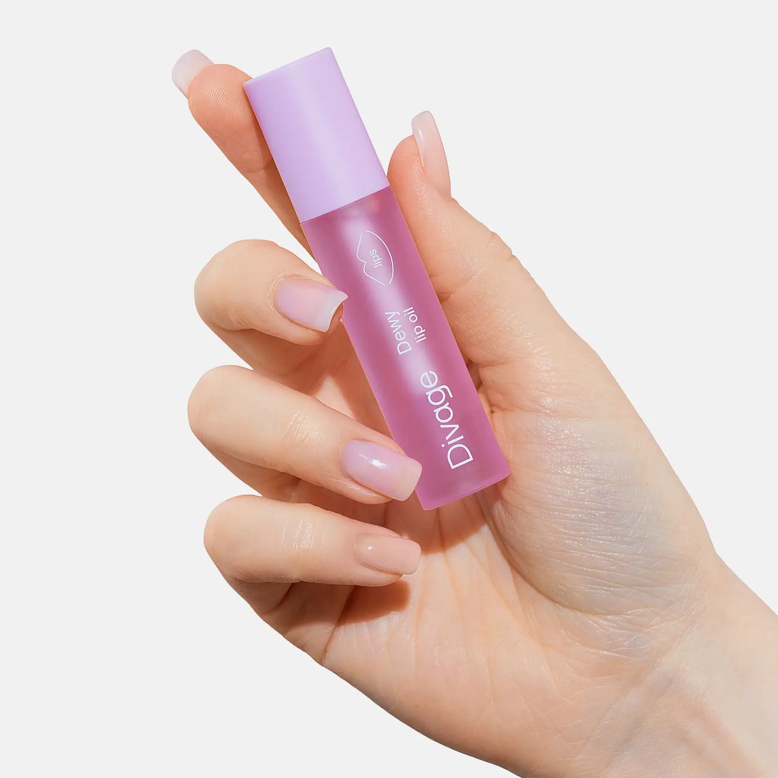Масло для губ Dewy Lip Oil с ароматом ежевики Divage - фото 2 Масло для губ Dewy Lip Oil с ароматом ежевики Divage - фото 2